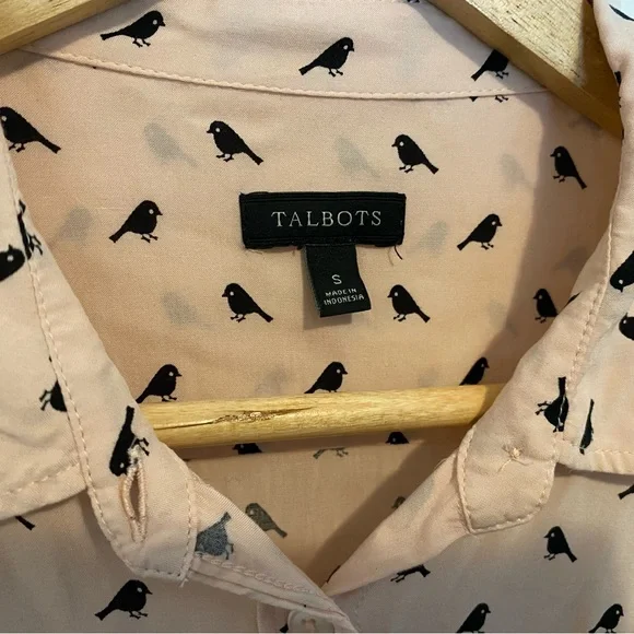 4/$25 Talbots Rose Blouse with Black Birds - Picture 3 of 6